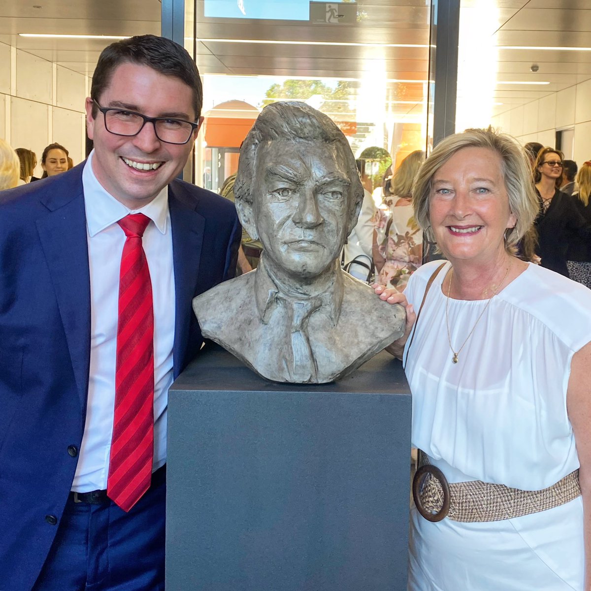 Patrick Gorman MP (Federal Member for Perth) with Jill Saunders and the bust of Bob Hawke by Jon Tarry.